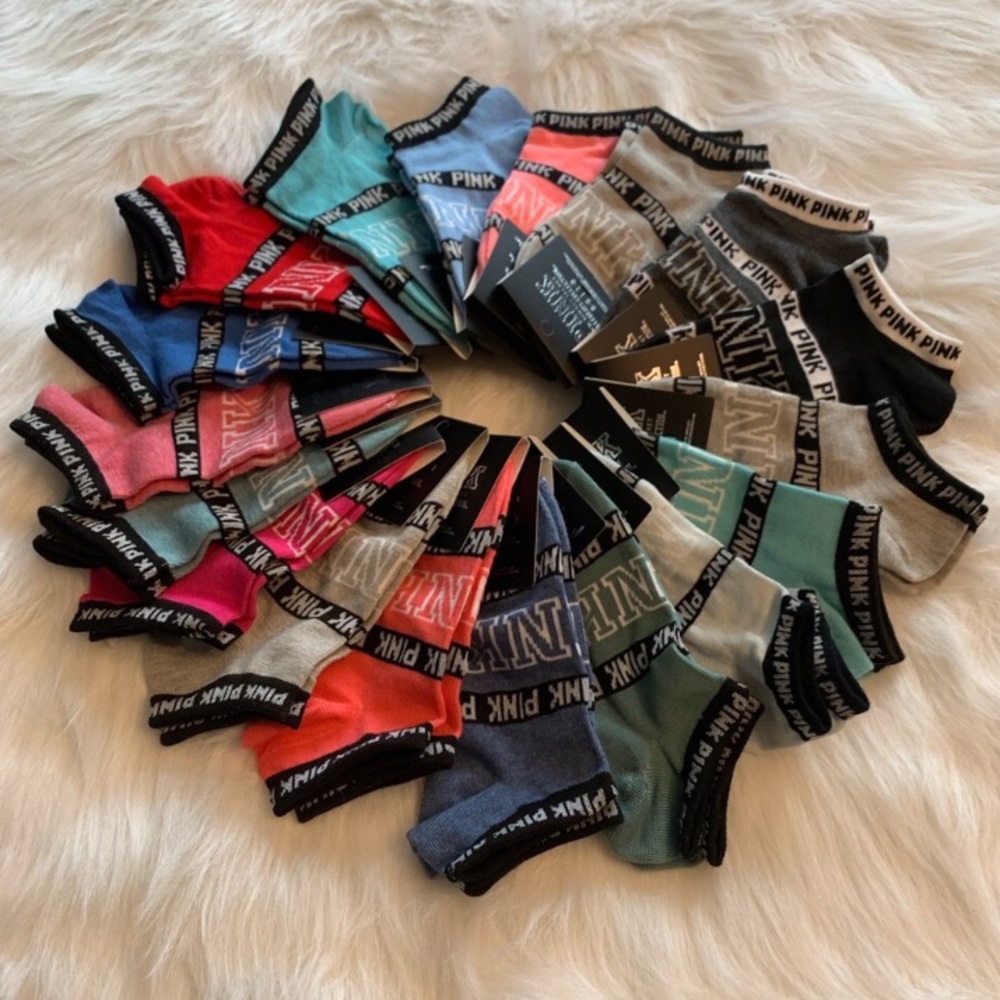 VS PINK 5 PAIRS SOCKS NWT